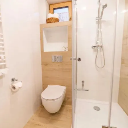 Dom Pod Lasem Feriehus